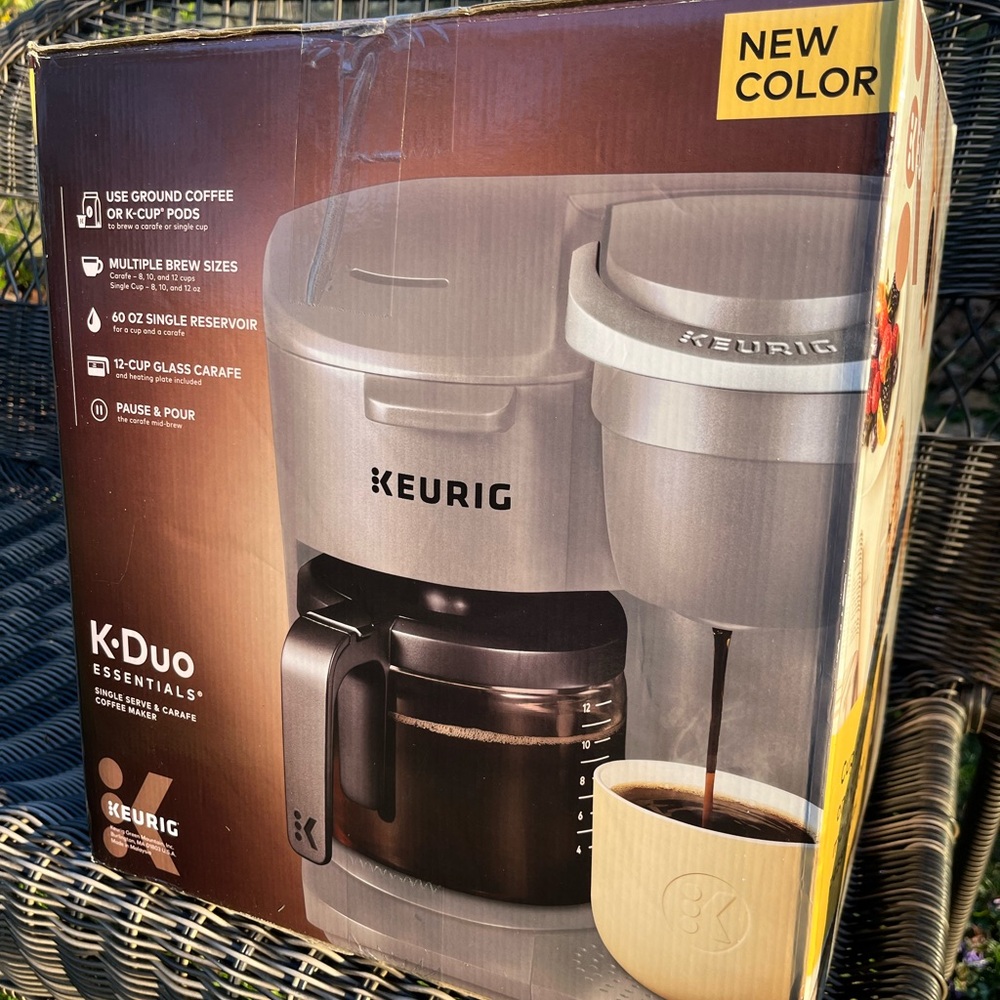 Keurig K-Duo Essentials Coffee Maker Drinking Energy Latte K-Cup Pod 12 Cup